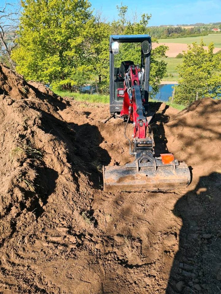 Lohnarbeit mit Bagger 1,8t Yanmar SV17 VT in Großenhain