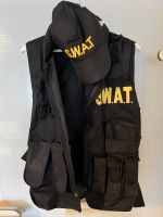 SWAT Weste Kostüm mit Cap 48/50 Niedersachsen - Adelebsen Vorschau