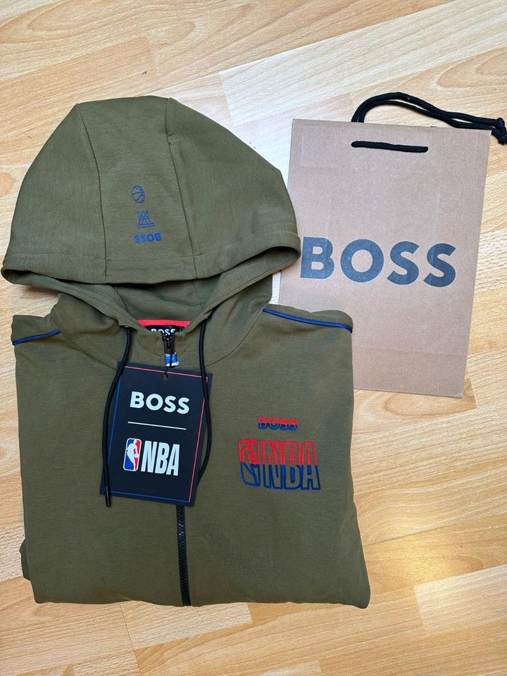 Hugo Boss NBA Kapuzenjacke Gr.M in Aachen