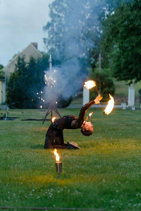 MODERNE FEUERSHOW/LED-SHOW f.Lichterfest/Halloween/Firmenfeier in Neubrandenburg