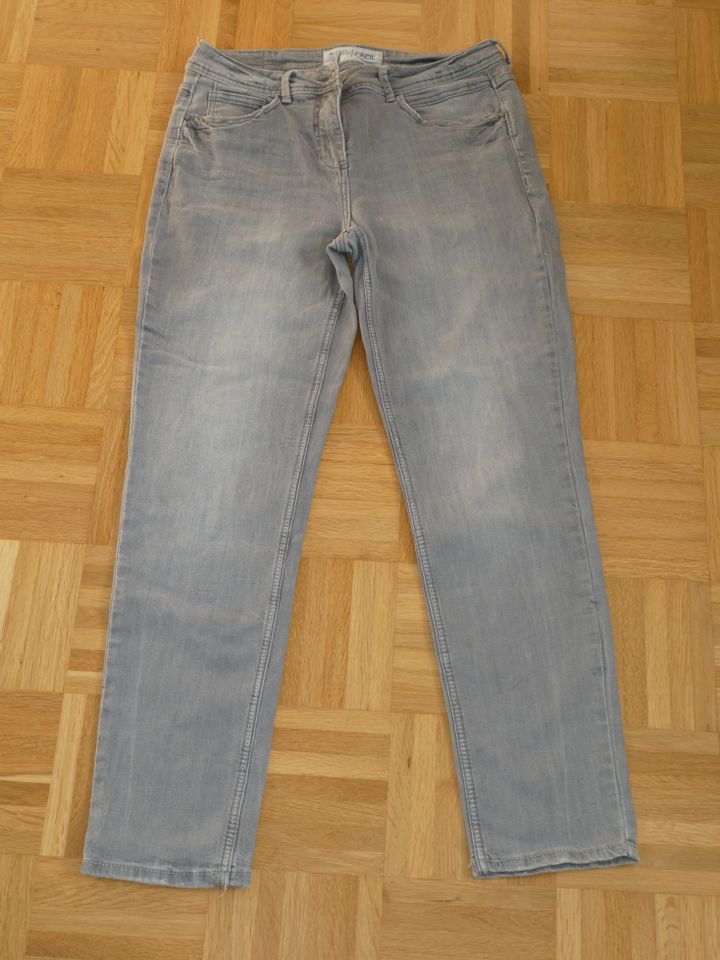 Jeans, Hose, Mädchen / Damen, Größe 30, L, von Cecil, grau in Petershausen