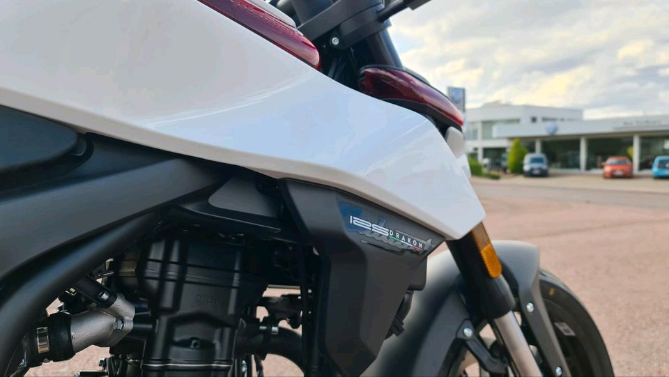 Malaguti Drakon 125ccm³ Nakedbike ähnliche KTM Duke B196/A1 NEU in Hettstedt