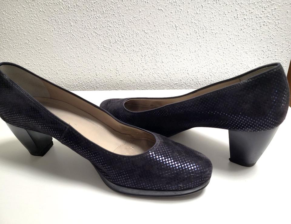 Tolle Pumps in dunklem blau, neu, Gr. 7 (6,5), Ara, Luftpolster in Aichach
