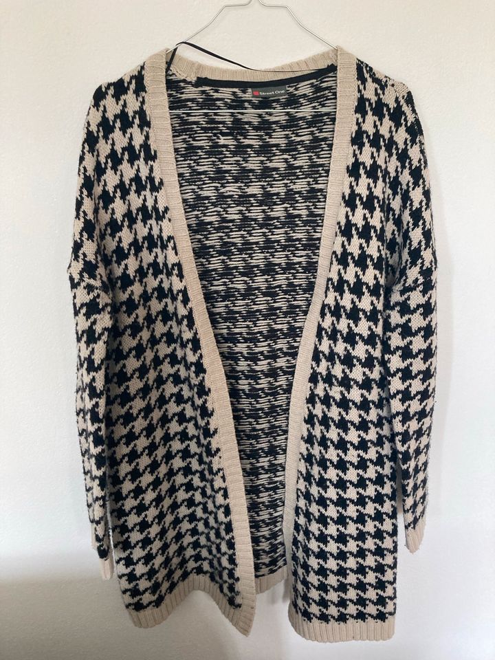 Street one Cardigan Hahnentritt Muster schwarz weiß 38 in Fridolfing