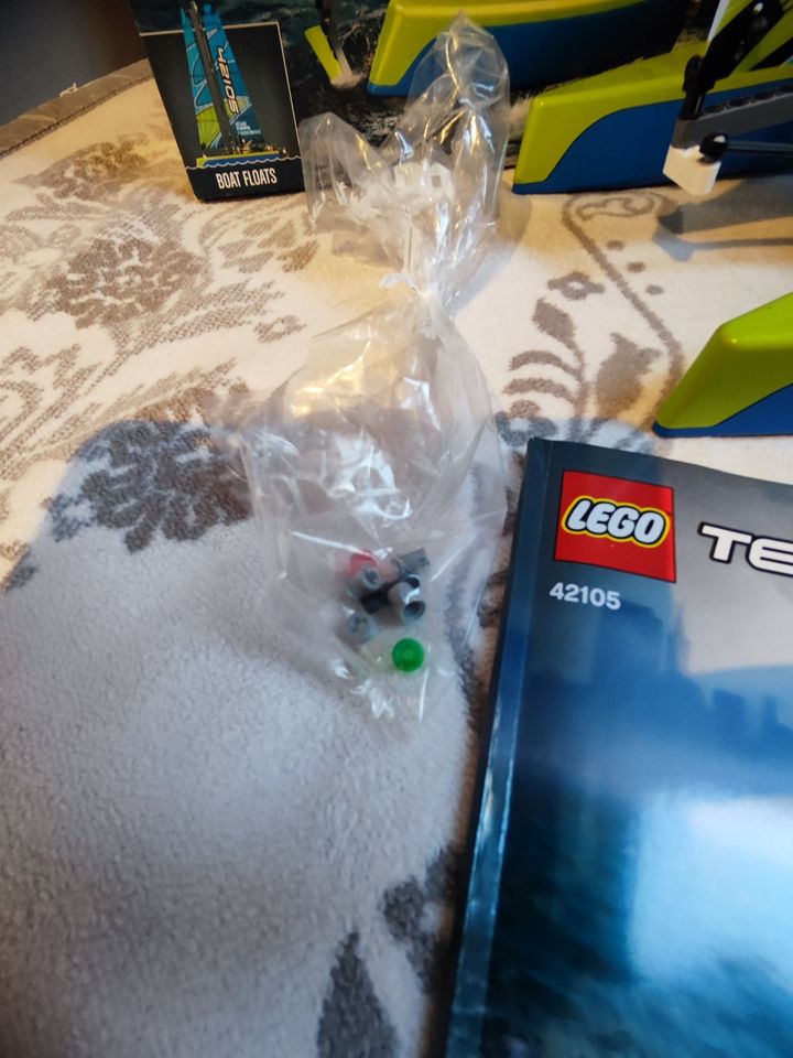 LEGO Technic 42105 Katamaran in Arnsberg