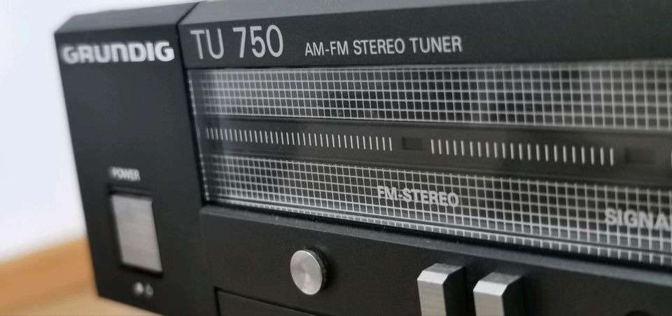 Grundig Stereoanlage mit den lautsprecher in Barßel