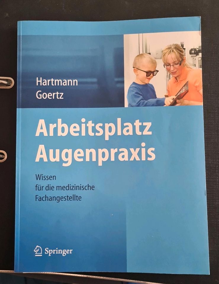 Fachbuch Arbeitsplatz Augenpraxis Wissen für MFA in Bernau