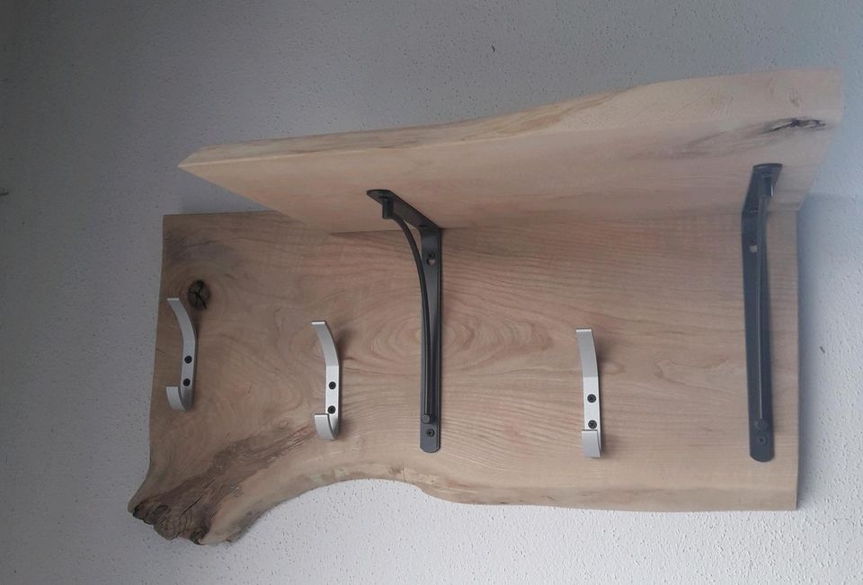 Wandgarderobe,  Garderobe, selbstgemachtes aus Holz, in Sonnen