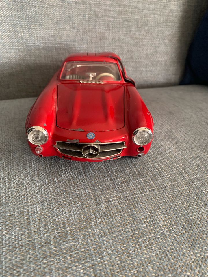 Burago Mercedes 300 SL , 1/18, Metall in Schalksmühle