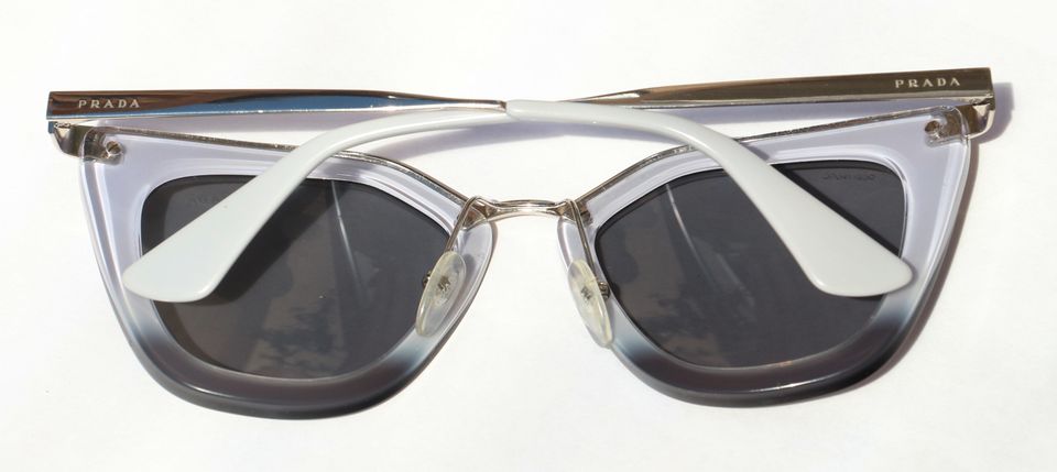 Prada Sonnenbrille SPR 53S mit grauem Farbverlauf in Leipzig
