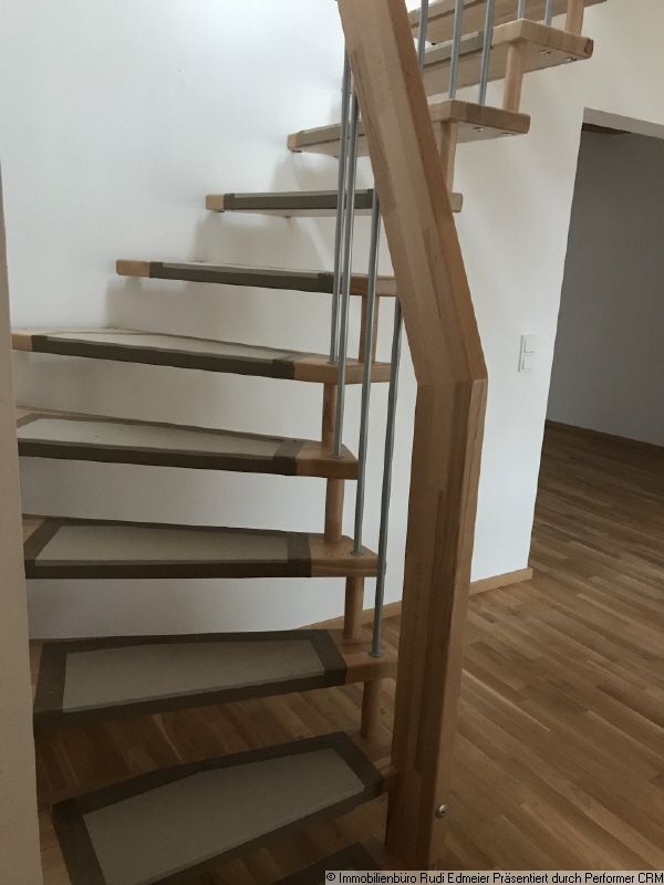 Sehr schöne 4 Zimmer Wohnung mit EBK und Balkon in Deggendorf