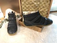 UGG Harper Stiefel, Schuhe Gr. 37, schwarz **Neu in OVP** Niedersachsen - Rinteln Vorschau