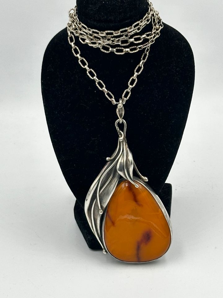 Vintage Kette mit großen Anhänger Bernstein Butterscotch Silber in Berlin