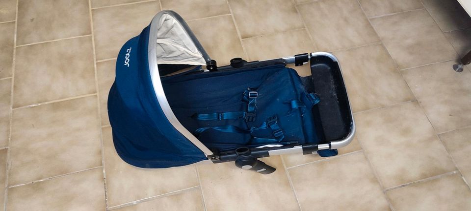 Joolz Kinderwagen mit vielen Zubehör in Kassel