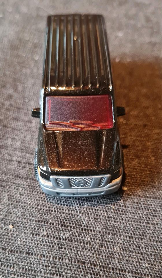 Nissan NV  Van Matchbox Maßstab 1:64 in Arholzen