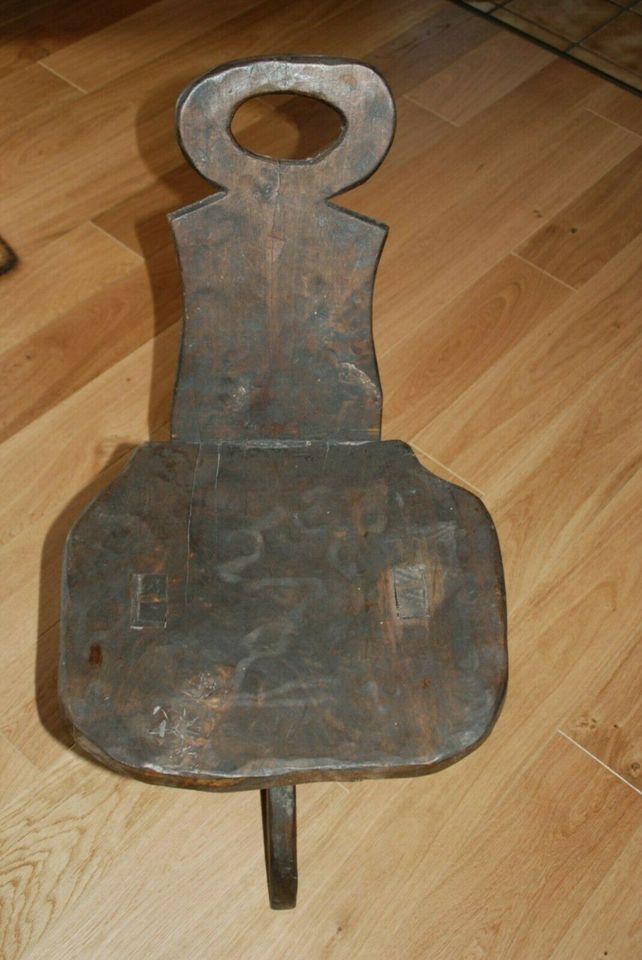 Antiker spanischer Stuhl , Melkstuhl in Neunkirchen-Seelscheid