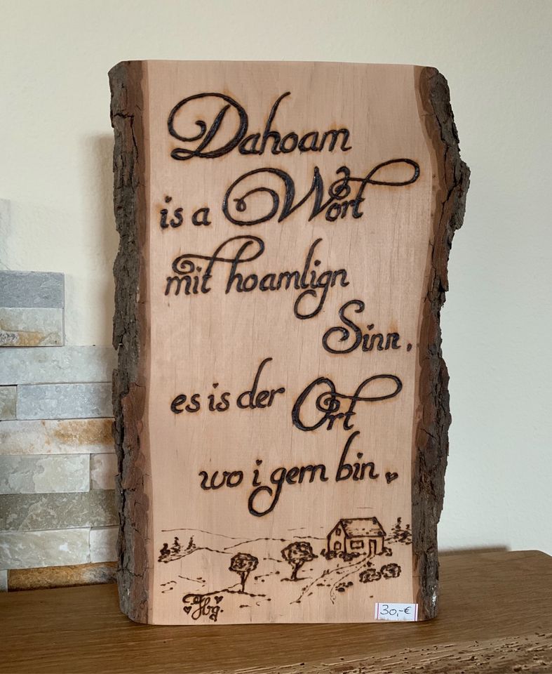 °Fbg° ein Dekobrett mit Schrift „ Dahoam is a Wort mit … in Waldmünchen