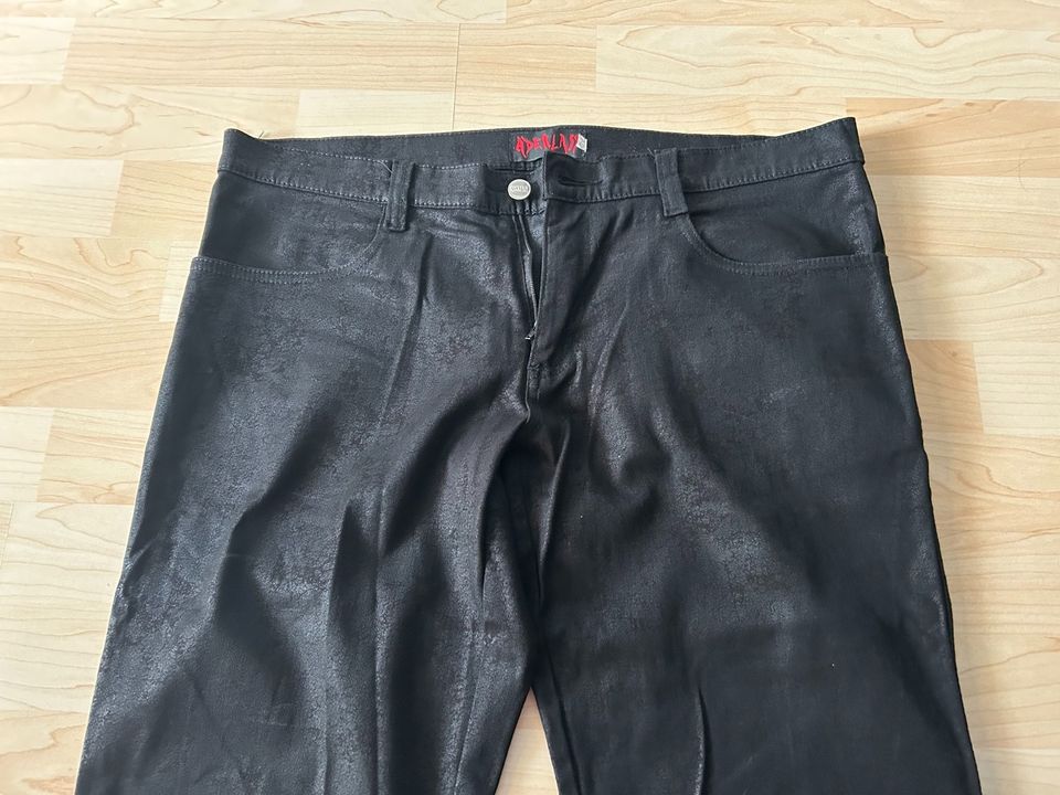 schicke Jeans / Hose von Aderlass, Gothic, glänzend, Gr 34, Top in Panketal