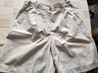 Damen Kurze Hose Gr.42 Baden-Württemberg - Nordheim Vorschau