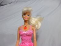 Barbie im Samtkleid 90iger Jahre Nürnberg (Mittelfr) - Nordstadt Vorschau