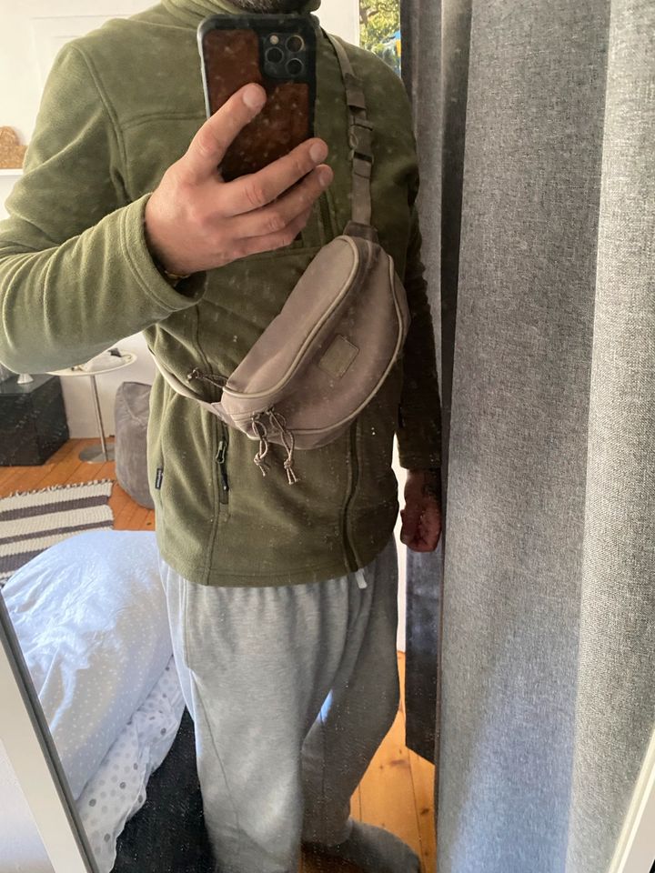 Johnny Urban Bauchtasche in Düren