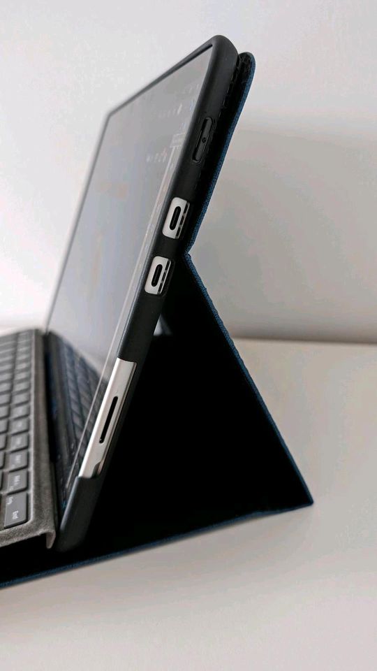 Surface 8 pro i5 256 GB mit Pen 2 & Keyboard (Microsoft)Laptop PC in Dransfeld