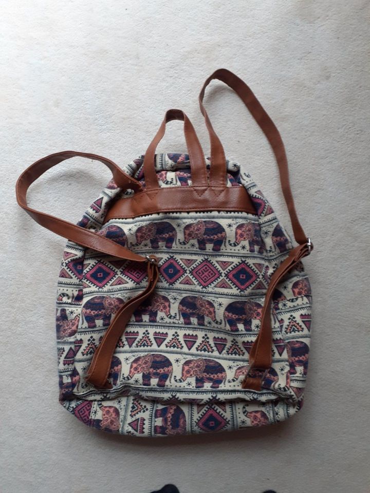 verkaufe Rucksack,  Elefanten Muster, cca 35x30x13cm in Passau