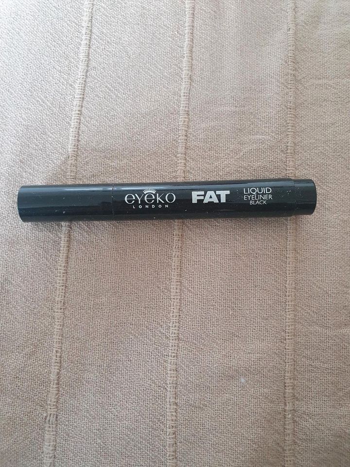 Eyeko FAT Liquid Eyeliner black in Aidlingen