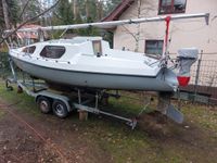 Segelboot mit Straßentrailer in der Nähe von Potsdam Brandenburg - Beelitz Vorschau