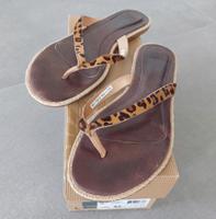UGG Allaria Leo Flip Flops Zehentrenner Gr 9.5 40 41 Nordrhein-Westfalen - Lohmar Vorschau