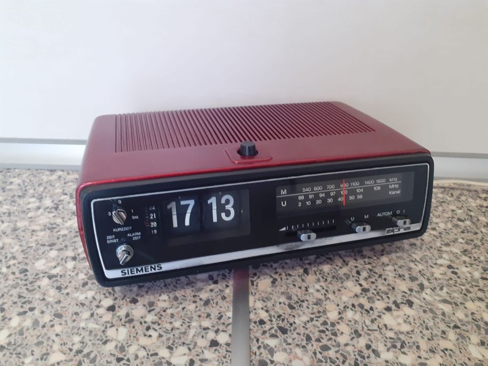 Siemens Alpha Klappzahlenwecker RG 222 70er Jahre rot lackiert in Leipzig -  Ost | Radio & Receiver gebraucht kaufen | eBay Kleinanzeigen ist jetzt  Kleinanzeigen