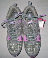 Neu Mustang Sneaker/Turnschuhe Gr. 41 Brandenburg - Wustermark Vorschau