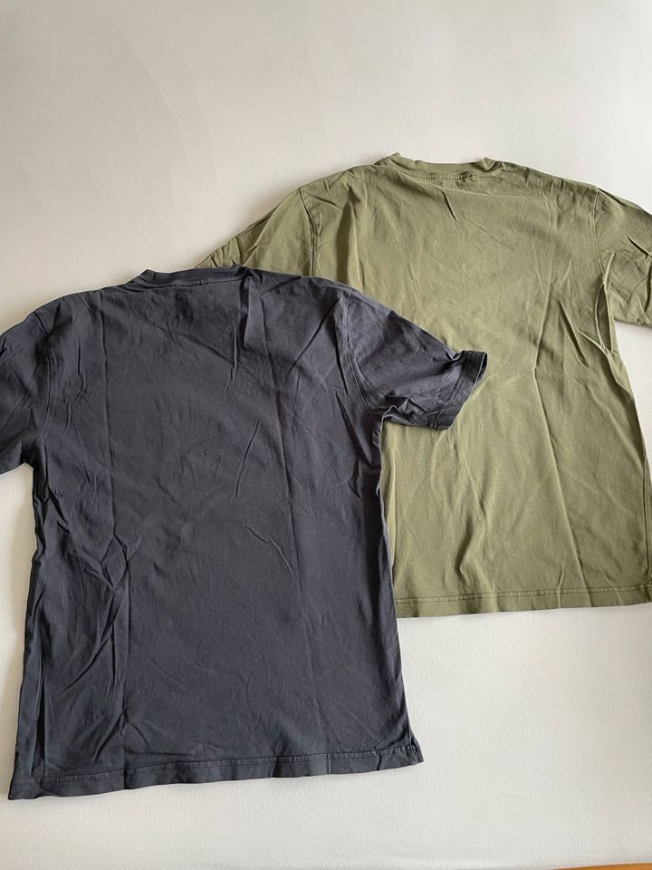 Palace Tshirts Gr. M Olive und blau top Zustand in München