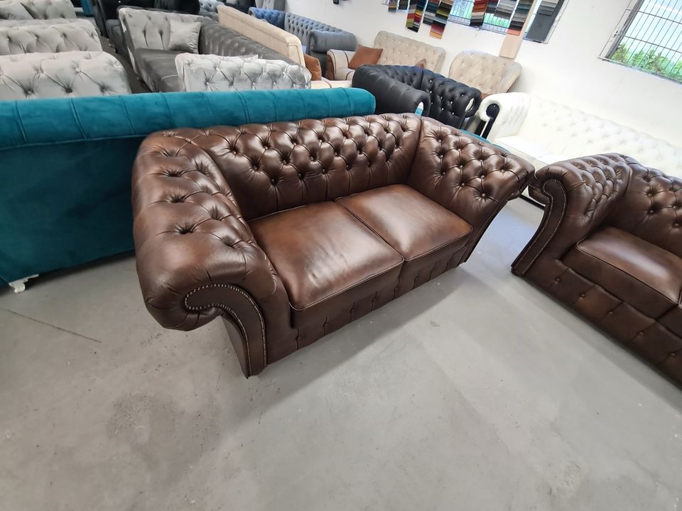 Sofa Couch Garnitur 321 Eckcouch Ecksofa Chesterfield Classic Windsor Echtleder Samtstoff Neu Vintage Old Style Bett Stuhl Sessel top Qualität Garantiert In DE Hergestellt in Berlin