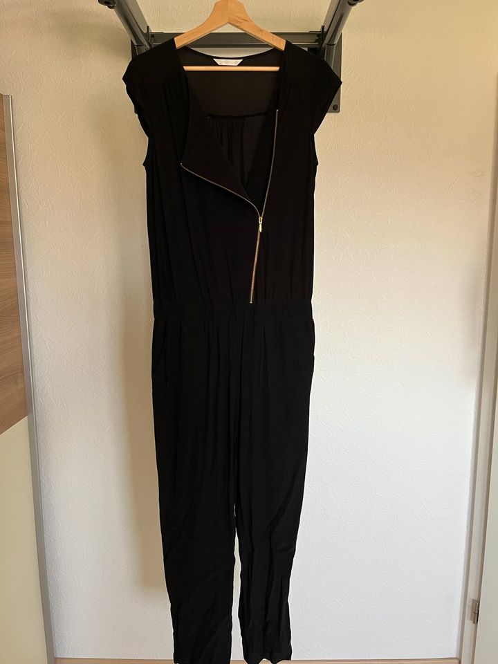 Jumpsuit Promod Gr.36 schwarz mit goldenem Reißverschluss in Guxhagen