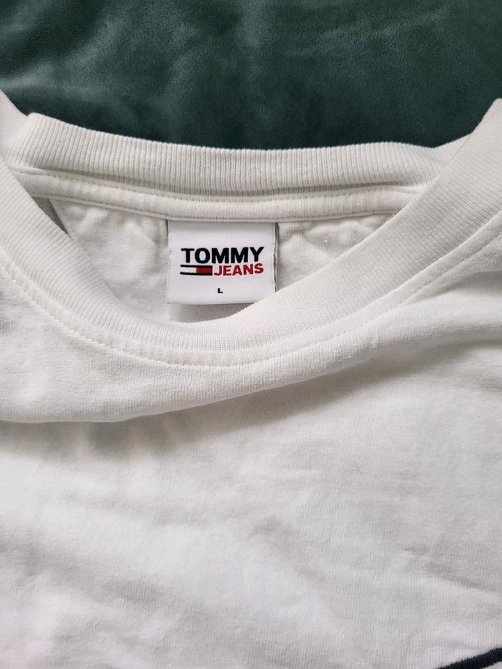 Tommy Hilfiger Badge Tee Shirt Gr.L Herren weiß Sommer in Hamburg