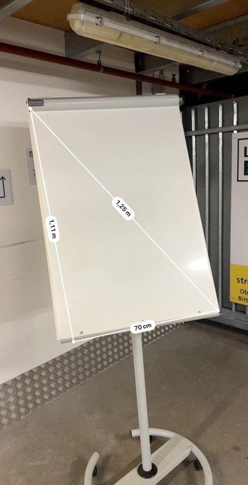 NEU: Whiteboard / Flipchart aus Metall (Fläche: 0,7 x 1,1 Meter) in Frankfurt am Main