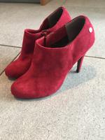 Neu! Pumps, Stilettos, rot, samt Baden-Württemberg - Zell am Harmersbach Vorschau