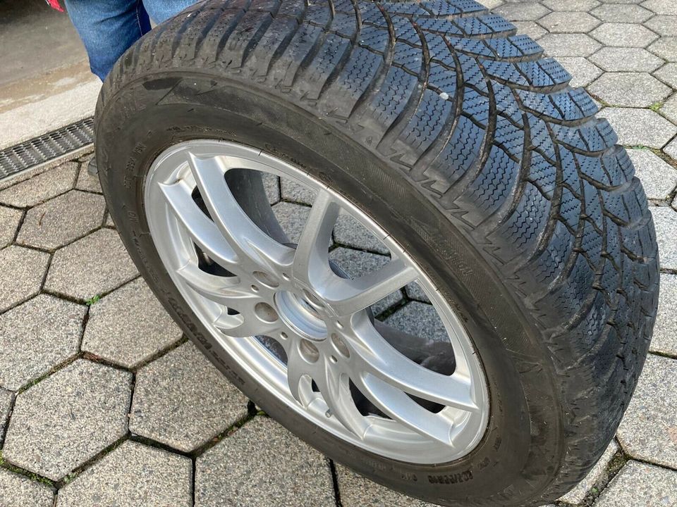 4  Stck. Alufelgen mit Winterreifen 205/55/R16  ET 49 in Neuenrade