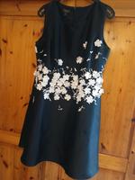 Wunderschönes Kleid Cocktailkleid dunkelblau Apart Gr 42 Hessen - Gedern Vorschau