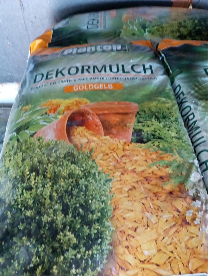 Dekor Mulch farbig Hackschnitzel rot gelb grau 8,50€ in Dettelbach