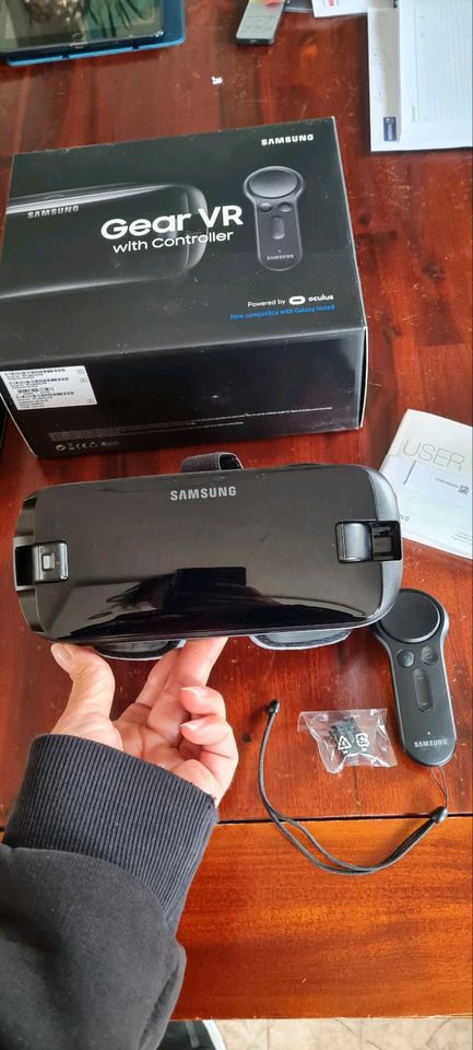 Samsung SM-R325 Gear VR mit Controller in Durmersheim