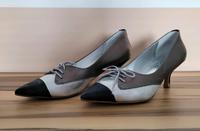 Heine Pumps, schwarz-silber-anthrazit Metallic, Größe 39 München - Moosach Vorschau