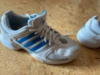 Adidas Damensport Schuhe helle Sole Gr. 37 1/3 weiß Bayern - Piding Vorschau