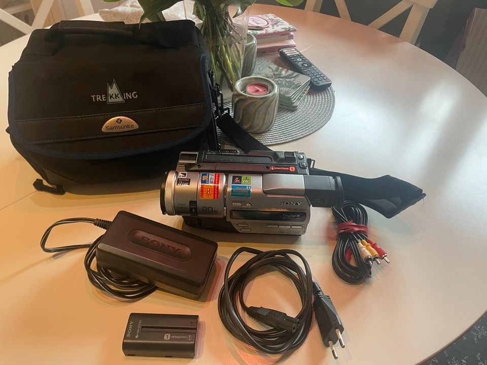 Sony Handycam DCR-TR7000E Digital8 Camcorder - Video8 Hi8 in Abtsteinach