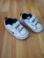 Turnschuhe / Sneaker / Nike / Größe 23,5 / weiß - blau Sachsen-Anhalt - Magdeburg Vorschau