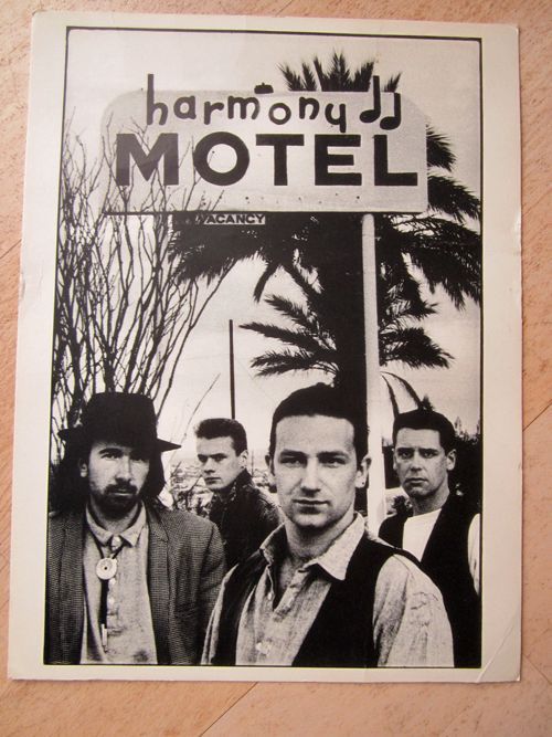 U2 -Harmony Hotel-Druck kartoniert-JOSHUA TREE-versandkostenfrei in Diedorf