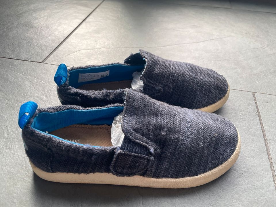 Toms Stoffschuhe Hausschuhe Gr. 28,5 in Gilching