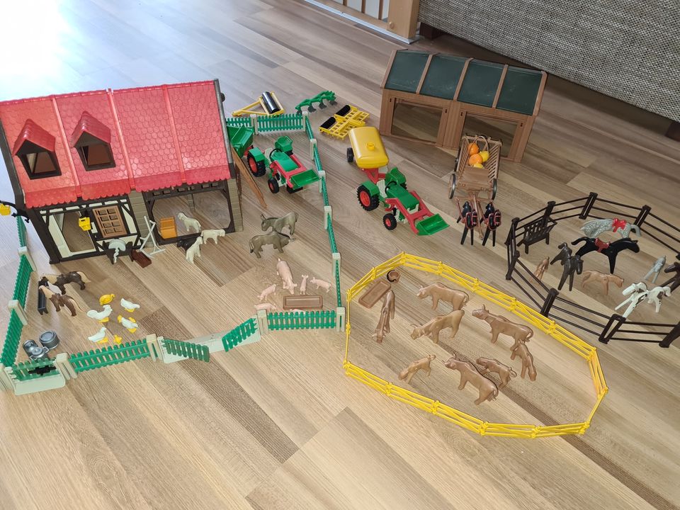 PLAYMOBIL Bauernhof 3556 + Scheune +viele extra Tiere/Zubehör in Schwäbisch Hall