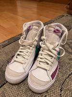 Nike Blazer Mid 77 für Damen, Größe 39 sehr guter Zustand Hessen - Bischofsheim Vorschau